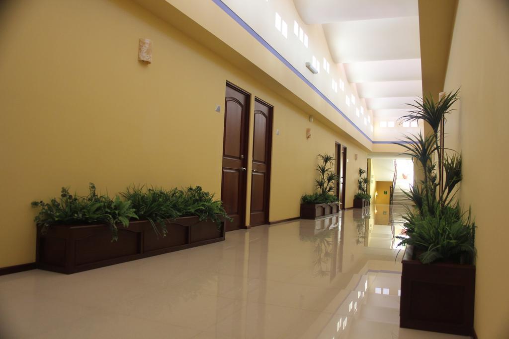 Hotel Cr Теуакан Екстер'єр фото