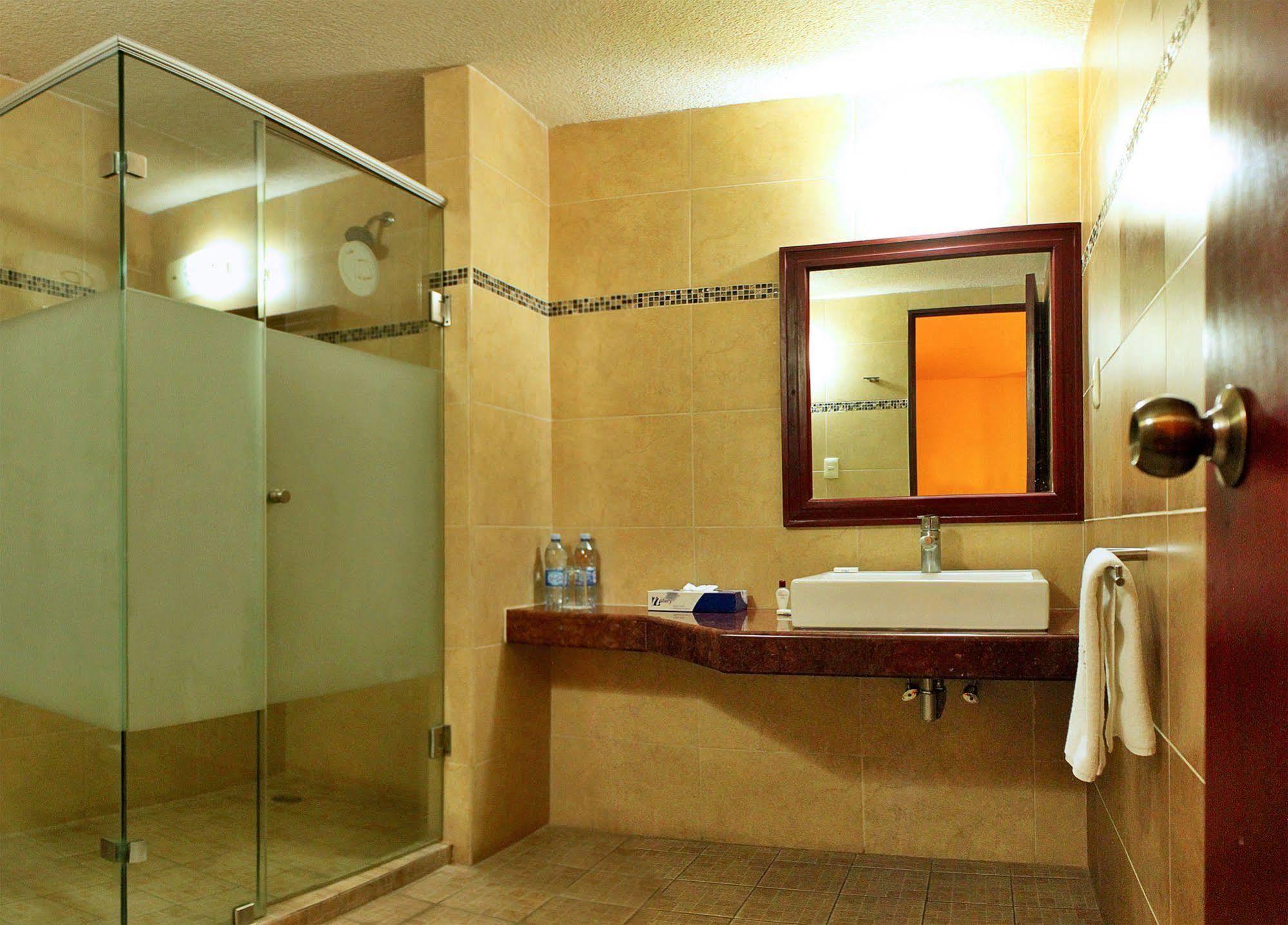 Hotel Cr Теуакан Екстер'єр фото